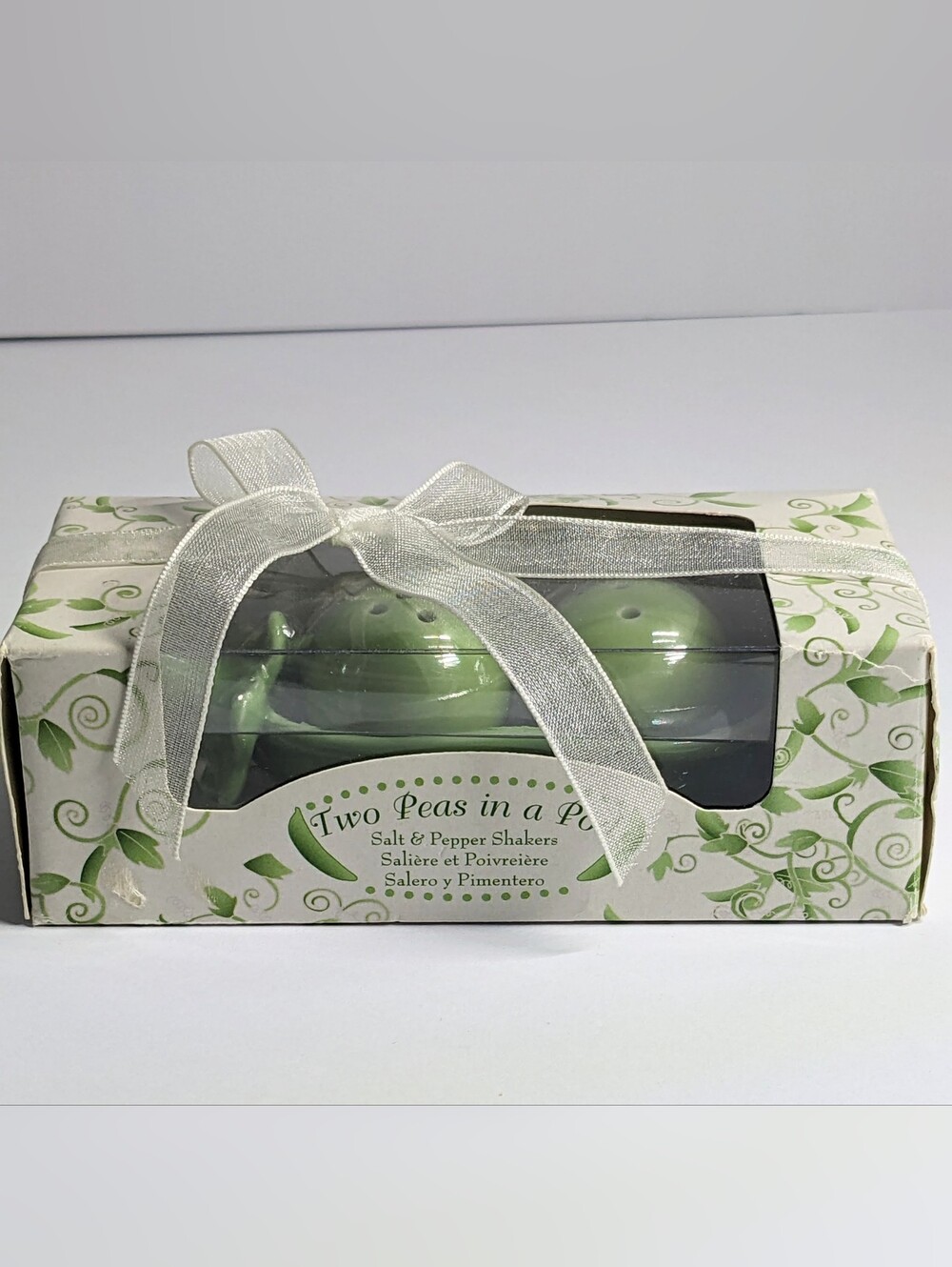 Kate Aspen Two Peas In A Pod Salt & Pepper Shakers, New In Box, Damaged Box